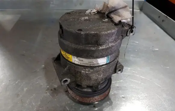 Renault Laguna II Air conditioning (A/C) compressor (pump) 1135309