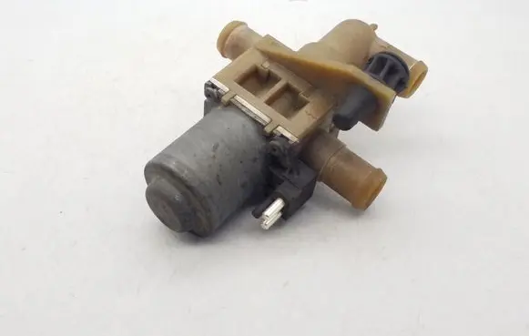 Mercedes-Benz Vito Viano W639 Coolant heater control valve 0018300684 1147412047