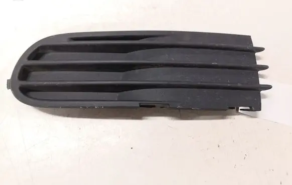 Volvo V50 Front bumper lower grill 30657009