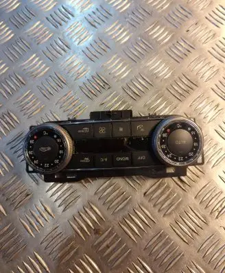 Mercedes-Benz C W204 Climate control unit 2048300590 SW380700 2HW4107