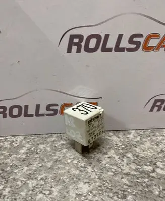 Audi A8 S8 D3 4E Other relay 8D0951253 70306