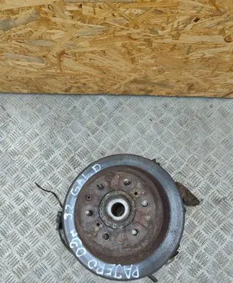 Mitsubishi Pajero Rear wheel hub