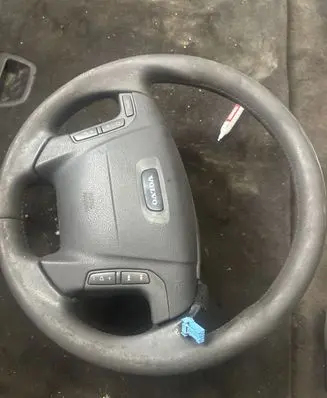 Volvo V70 Steering wheel