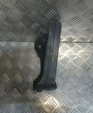 Volkswagen PASSAT B6 Accelerator throttle pedal 1K1721503L 6PV00860000