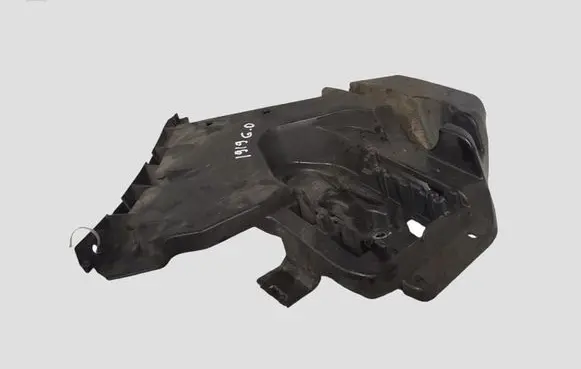 Volvo V40 Rear bumper mounting bracket 31395104