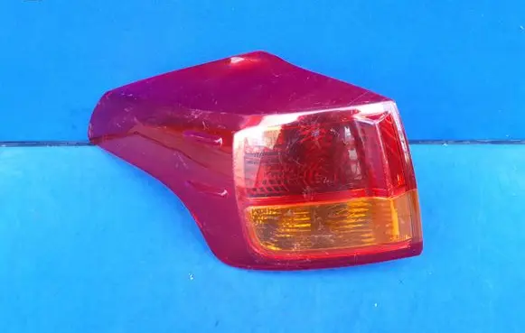 Toyota RAV 4 (XA40) Rear/tail lights
