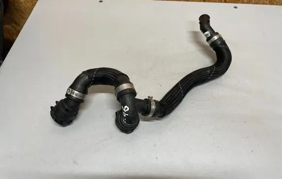 BMW 2 F46 Engine coolant pipe/hose 8631942