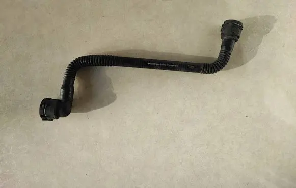 Mercedes-Benz S W222 Engine coolant pipe/hose A2225015091