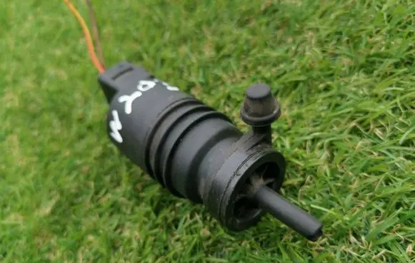 Mercedes-Benz C W203 Windscreen/windshield washer pump PA66BGF30