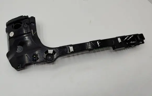 BMW X3 G01 Bumper support mounting bracket corner 9451025