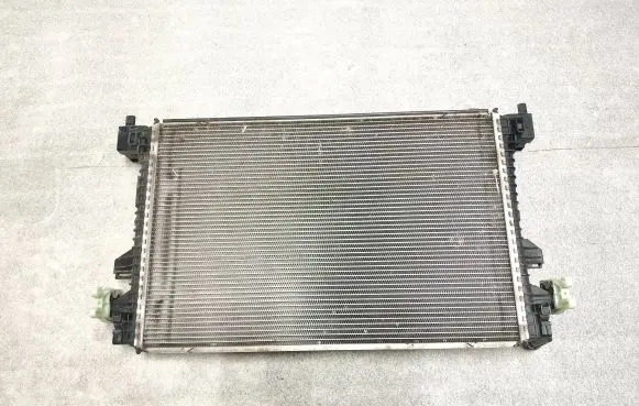 Volkswagen Tiguan Coolant radiator 5Q0121251HQ 06102022 FZ080004