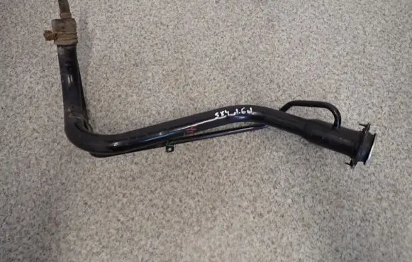 Suzuki SX4 Fuel tank filler neck pipe 