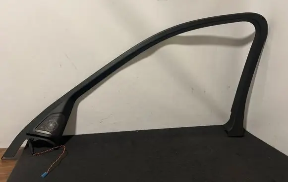 Front door glass trim molding