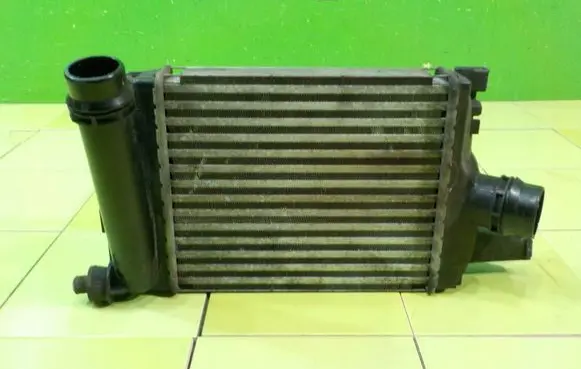 Dacia Sandero II Intercooler radiator 144963014R 17AB205