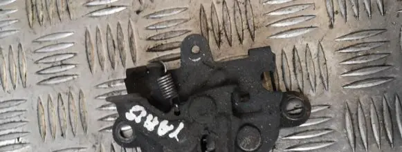 Toyota Yaris Engine bonnet/hood lock/catch