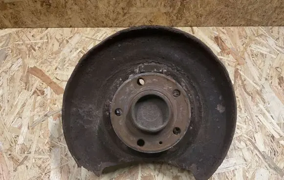 Volvo V70 Rear wheel hub spindle/knuckle 9157115