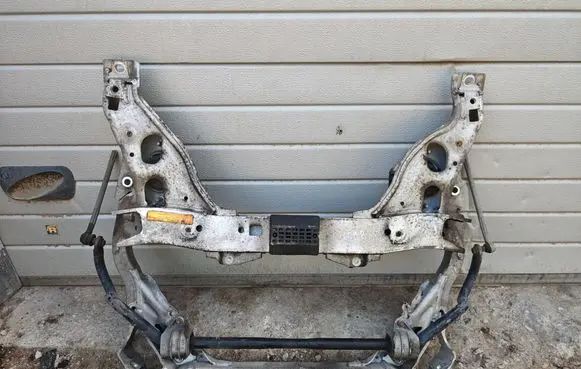 BMW 1 E81 E87 Front subframe 2121644