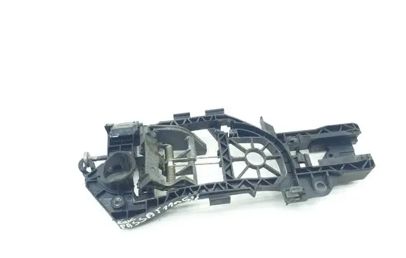 Rear door exterior handle/bracket