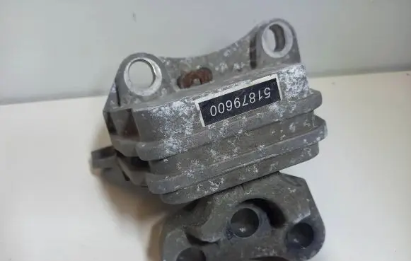 Alfa Romeo Giulietta Engine mount bracket 51879600