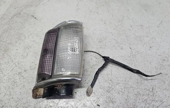 Toyota 4 Runner N180 Front indicator light 7R018313 3517