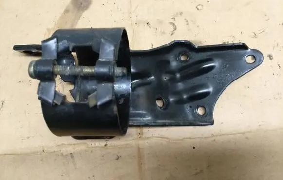 Audi A4 S4 B6 8E 8H Fuel filter bracket/mount holder 8D0127224D