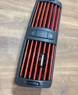 BMW 1 E81 E87 Dash center air vent grill 7059189