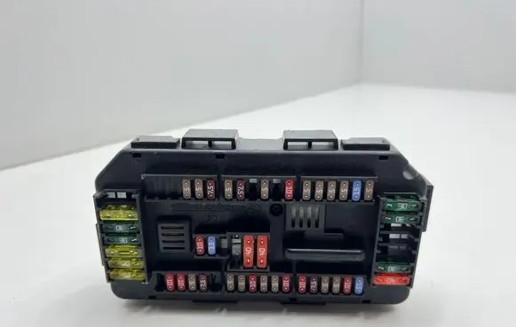 BMW 1 F20 F21 Fuse module 19098000001 21082012 922487904