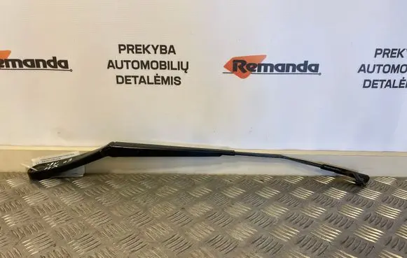 Front wiper blade arm