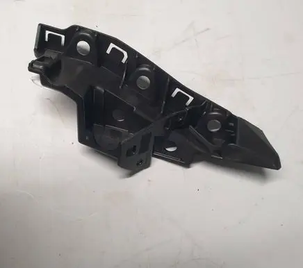Audi Q7 4M Front bumper mounting bracket 4M0807284B
