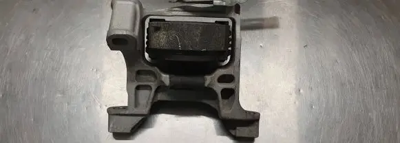 Mazda 6 Engine mount bracket KE62