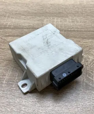 Toyota Avensis T250 Window wiper relay 8594005040