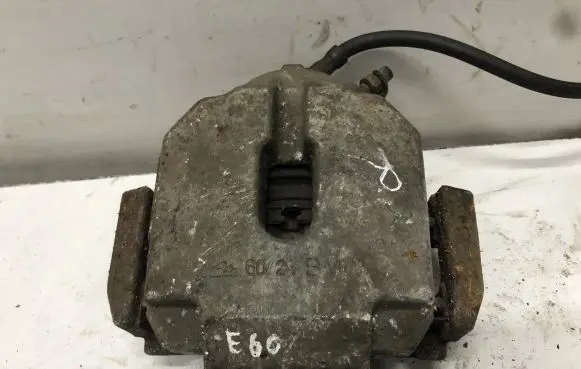 BMW 5 E60 E61 Front brake caliper 6024