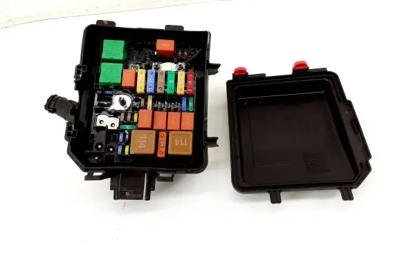 Peugeot 2008 II Fuse box set 9824510780 9826717980