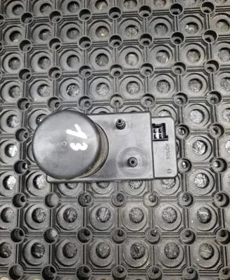 Mercedes-Benz C W205 Central locking vacuum pump 2038000048