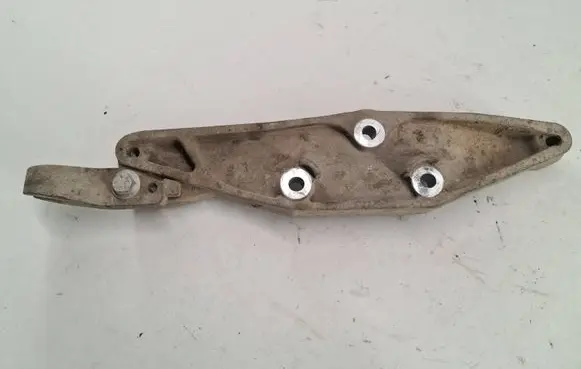 Volvo XC90 Rear differential/diff mount bracket 31367173