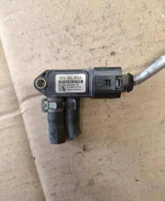 Volkswagen Phaeton Exhaust gas pressure sensor 076906051A 06179042 327101N3