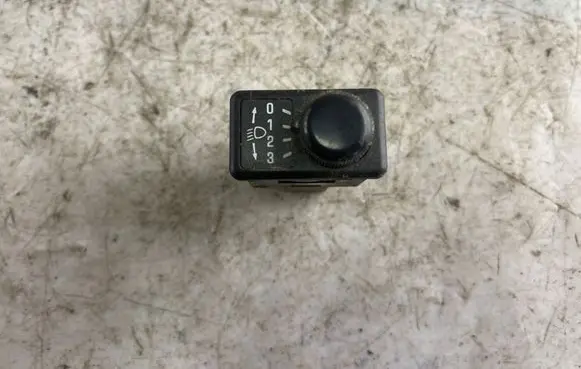 Nissan Patrol Y61 Headlight level height control switch