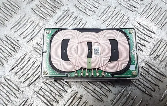 Hyundai Kona I Wireless charging module 95560cm000