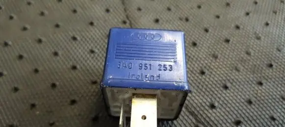 Audi A8 S8 D2 4D Other relay 8A0951253 899587