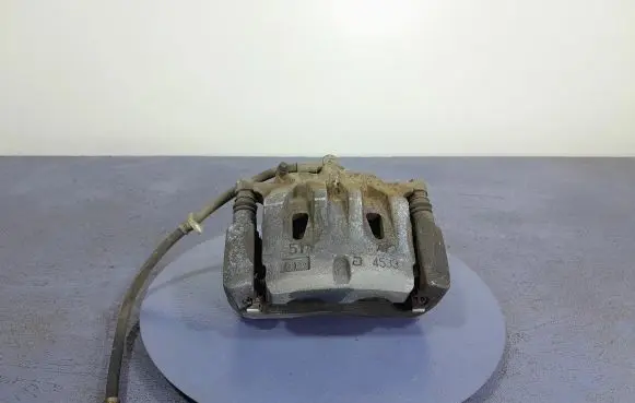Toyota Camry VIII XV70 Front brake caliper