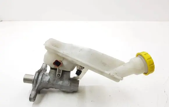 Peugeot 2008 I Master brake cylinder 32069745