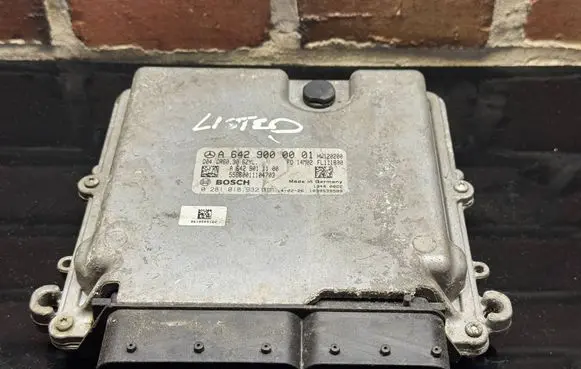 Mercedes-Benz Sprinter W906 Engine control unit/module A6429000001 0281018932