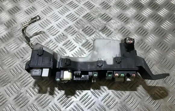 Toyota Avensis T250 Fuse box set 9008087019 90080-87019