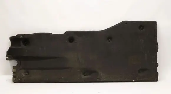 Volkswagen PASSAT B8 Engine splash shield/under tray 3Q0825506