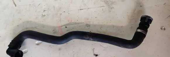 Ford Focus Engine coolant pipe/hose AV6118K582