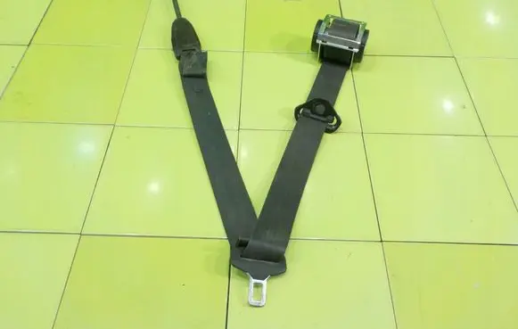 Opel Corsa E Front seatbelt 13427744 BEZPIECZENSTWA