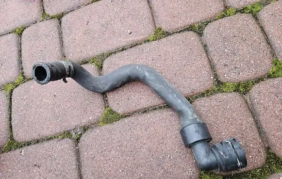 Opel Adam Engine coolant pipe/hose 13372288 565563897
