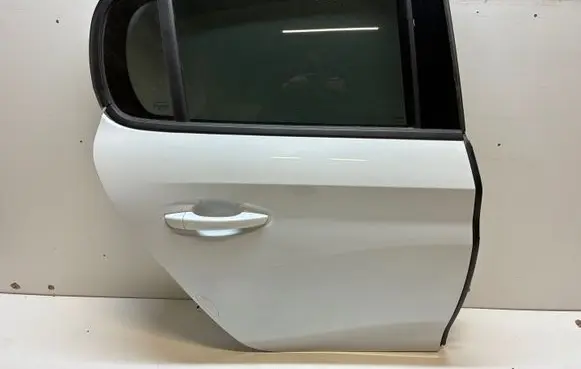 Peugeot 208 II Rear door 