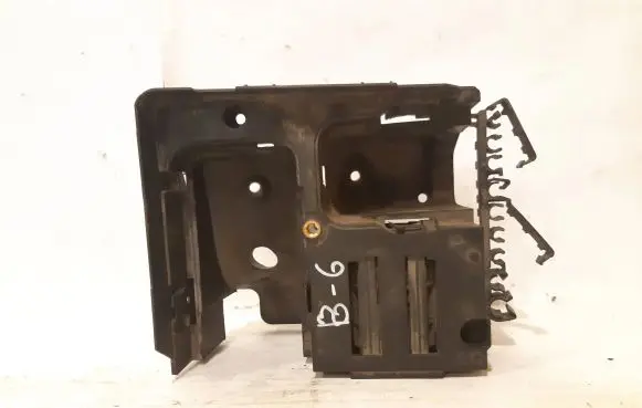 Volkswagen PASSAT B6 Other engine bay part 1K0907361B