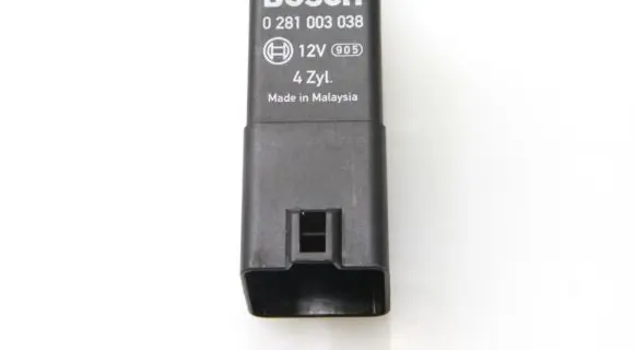 Volkswagen Golf V Glow plug pre-heat relay 038907281D